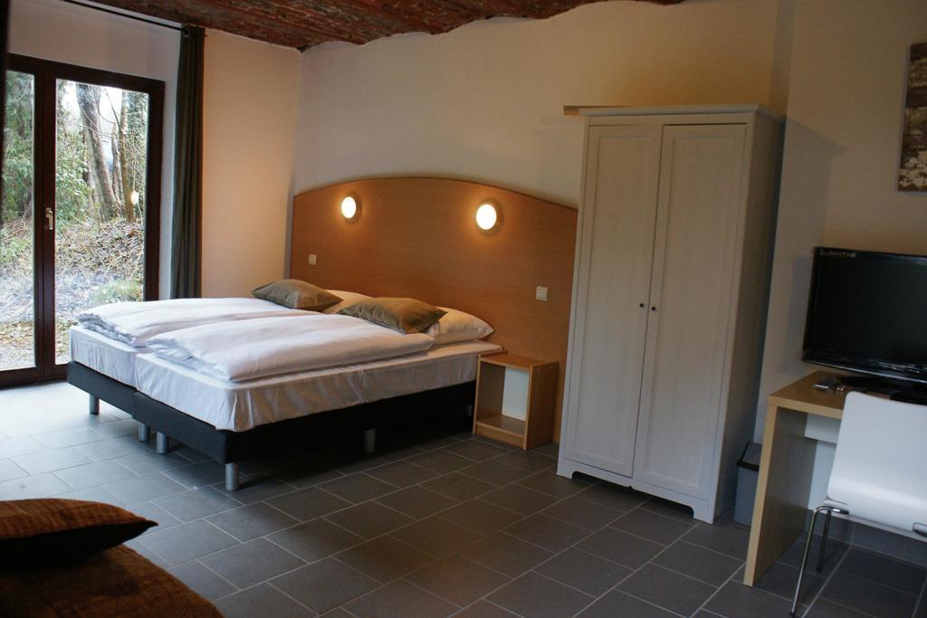 Parkhotel Villa Des Effats Vielsalm Zimmer foto